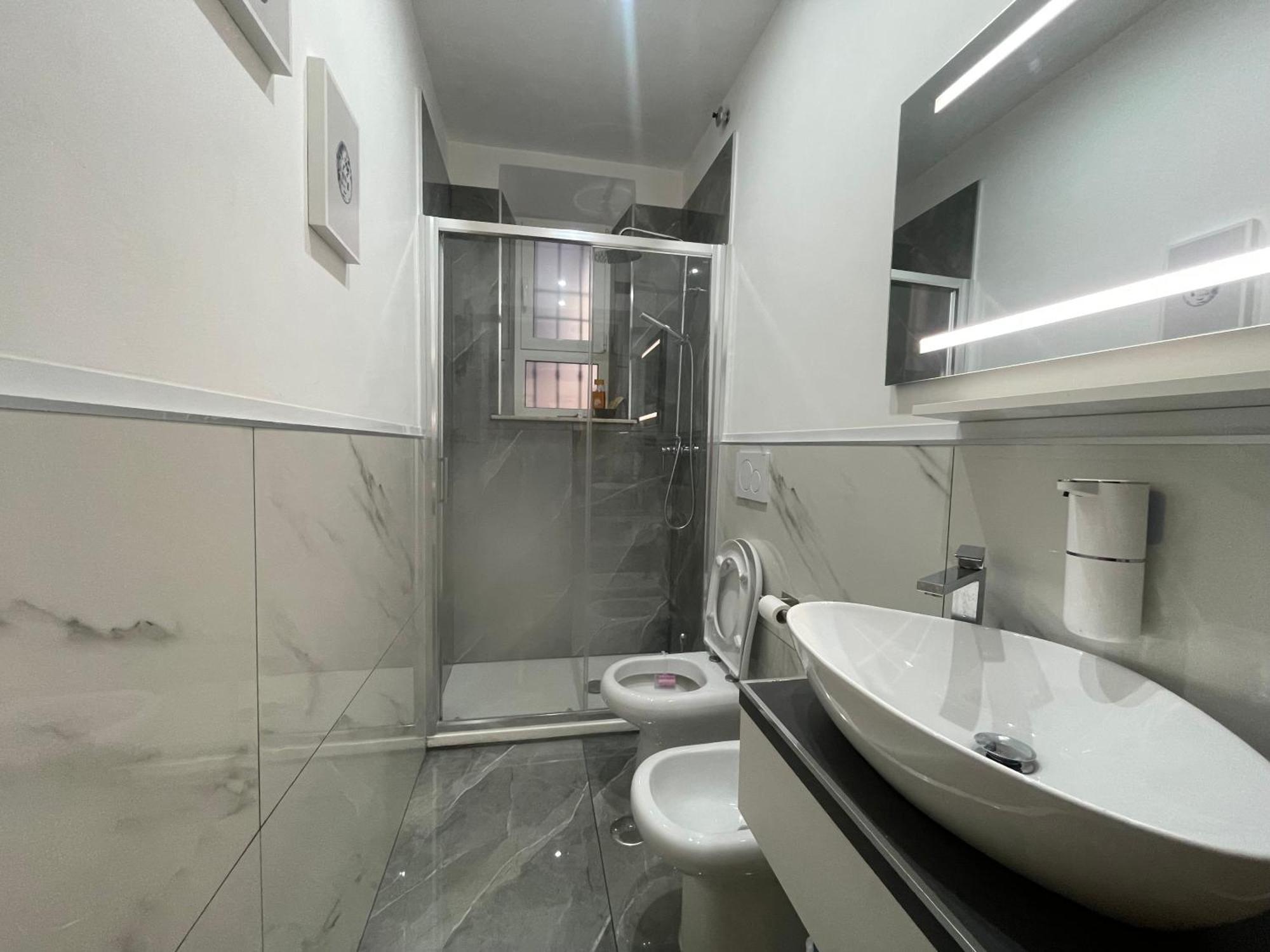 Apartment Bellavita House 2br With Private Parking In *